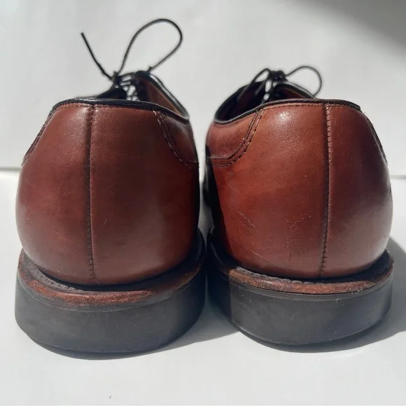 Allen Edmonds Stockbridge 3754 Split Toe Blucher Dress Shoes  display picture 3